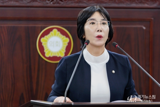 화성특례시의회 조오순 의원이 제244회 임시회 중 제1차 본회의에서 5분 자유발언을 하고 있다.