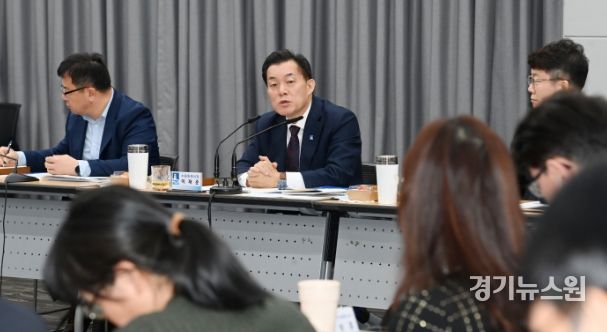 이재준 수원시장이 발언하고 있다.