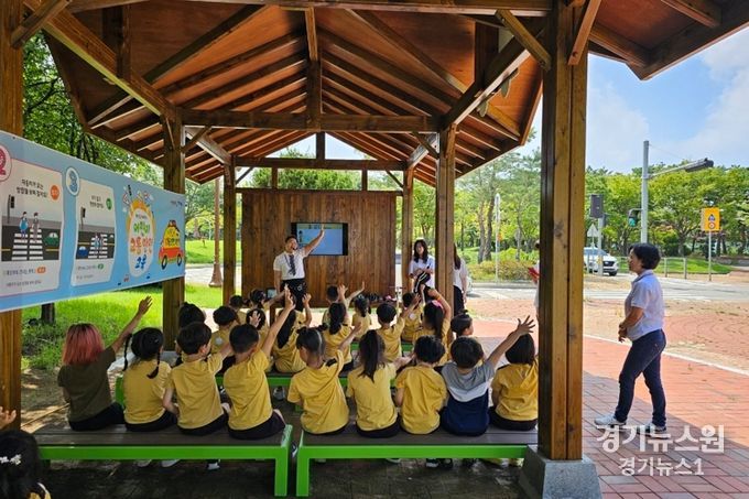 구미시 멈춰! 어린이 교통안전 몸으로 배워요