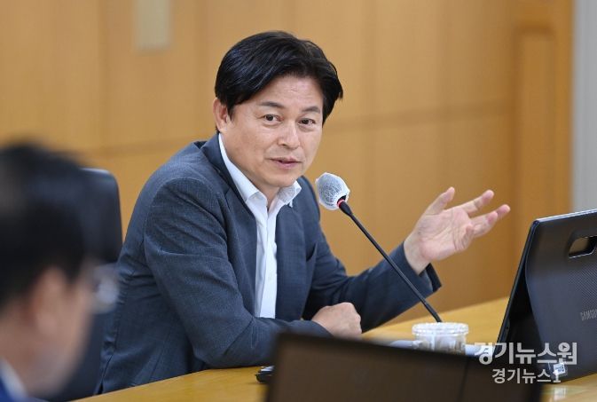 조용익 부천시장이 1일, 민선8기 2주년 첫 일정으로 공약사업 추진사항 보고회에 참석해 공약사업을 점검했다.
