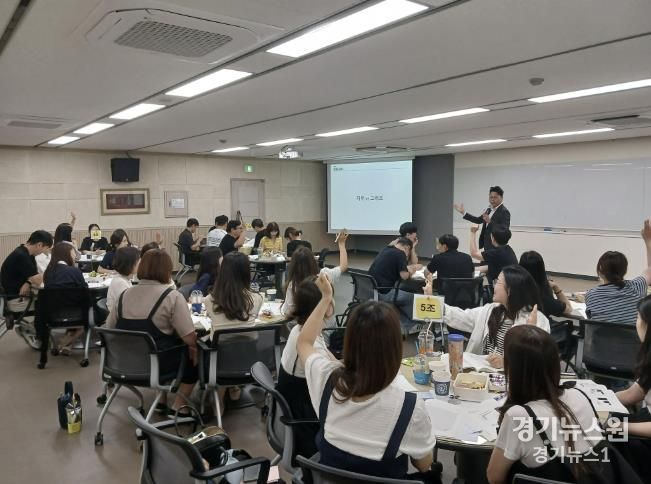 지난 상반기 열린 일 잘하는 공무원 양성을 위한 ‘일잘러 아카데미’에서는 실무에 꼭 필요한 공문서·보도자료·기획보고서 작성 교육을 진행했다.