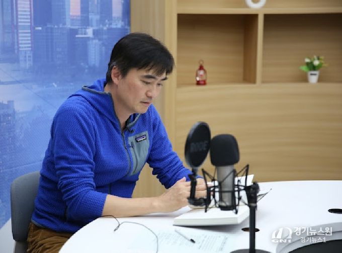 배우 김석훈 스튜디오 녹음