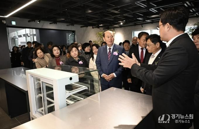 복합문화커뮤니티센터 개관