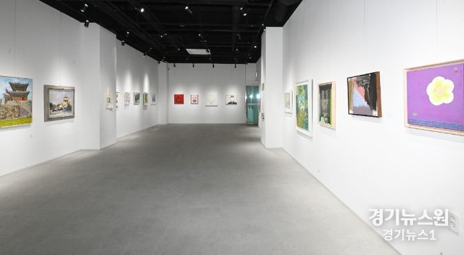 지난 26일까지 새빛문화주간 행사로 빛누리아트홀 전시실에서 열린 개관전.
