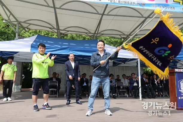 동호인 우의·친목 다진 ‘동구청장기 축구대회’ 성료