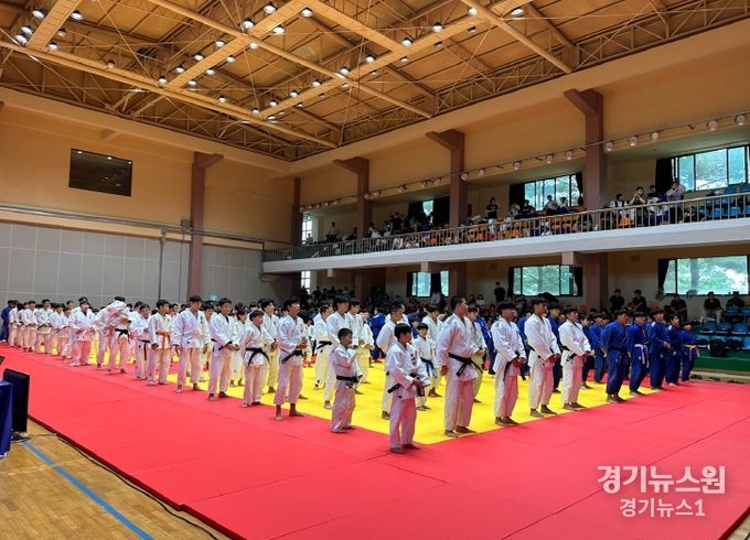 충남 유도인들 도지사배 대회서 화합