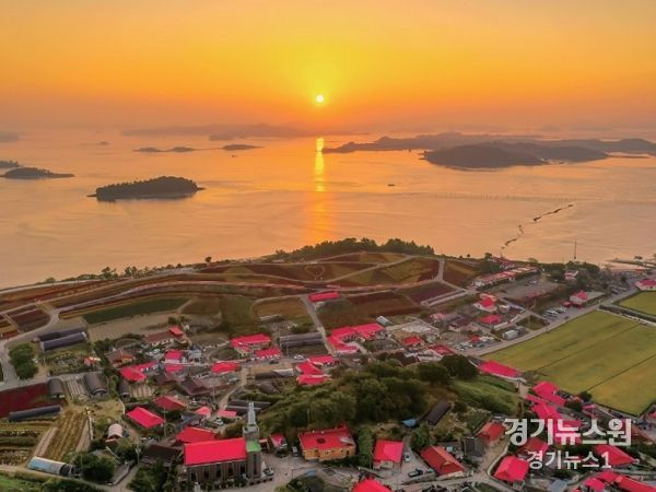 국토 끝 섬 신안군 흑산도 박득순 미술관에서 사진전 열려