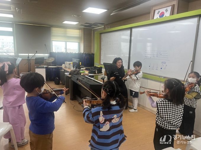 경북교육청, 맞춤형 방과후학교 운영으로 사교육비 부담 줄인다!!(방과후활동 모습_바이올린)
