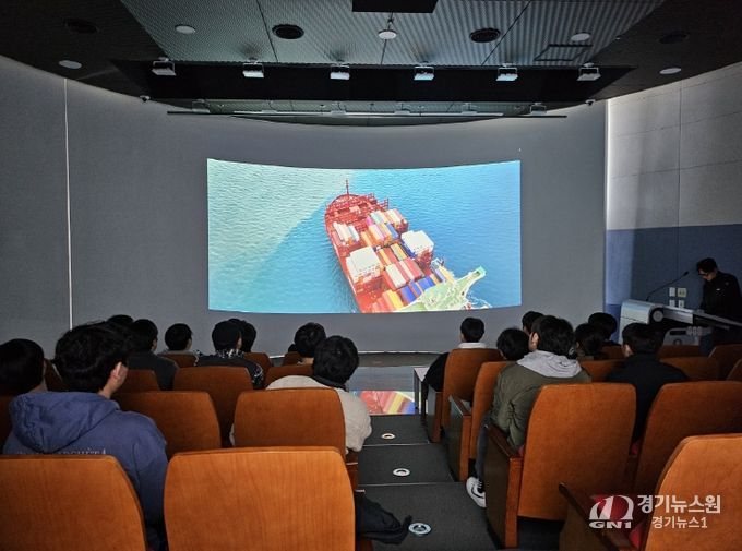경남도 도내 항만물류 지역인재, 스마트 항만 체험