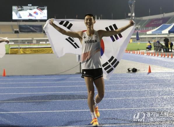 용인특례시 직장운동경기부 소속 우상혁 선수는 '2025 구미아시아육상경기선수권대회'에서 높이뛰기 금메달을 차지했다