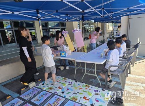 단양교육지원청 위(Wee)센터“감정 표현으로 소통하고 공감”하는 길거리 상담 실시