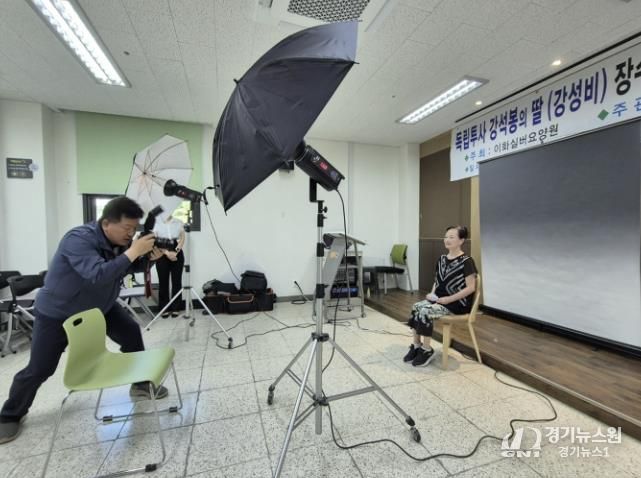 지난 6월 11일 시흥시장곡종합사회복지관에서 진행된 호국보훈의 달 맞이 장수사진 촬영 현장