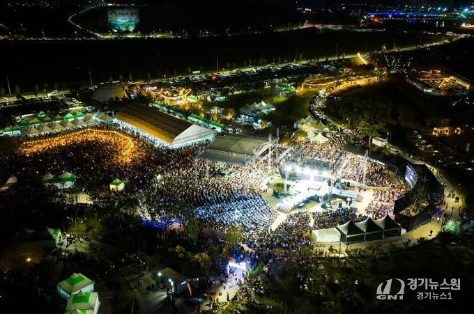 ‘2025 나주영산강축제’에 총 52만여 명에 달하는 방문객이 다녀갔다.