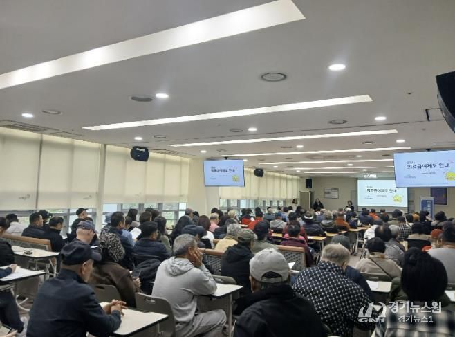 화성특례시가 22일 나래울종합사회복지관에서 2025년 의료급여제도 찾아가는 교육을 운영하고 있다