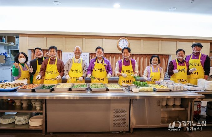 지난 4일 연화사에서 진행된 '청년밥心' 프로젝트 기념촬영