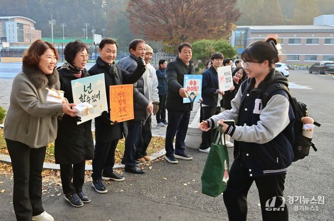 이남철 고령군수, 수능시험장 찾아 수험생 격려