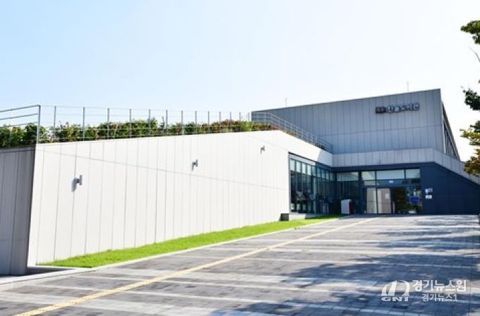 파주시 한울도서관, 발달장애 청년 대상으로 장애 특화 독서 프로그램‘책 읽는 목공’운영