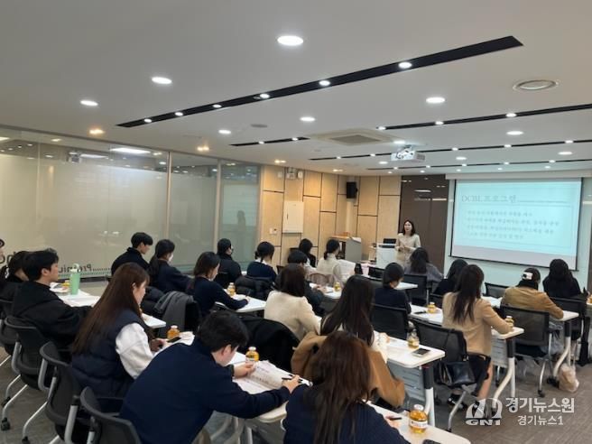 11월 13일과 11월 17일 2차례에 걸쳐 관내 신규 및 저경력 초등교사 26명을 대상으로 ‘2025 신규 및 저경력교사 생각자람학생평가 역량강화 연수