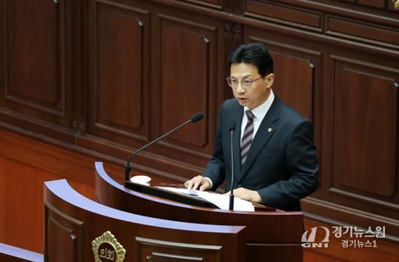 부산시의회 박중묵의원 ‘부산광역시교육청 물품 및 용역 지역산업 활성화 지원 조례안’ 제정, 상임위 통과!