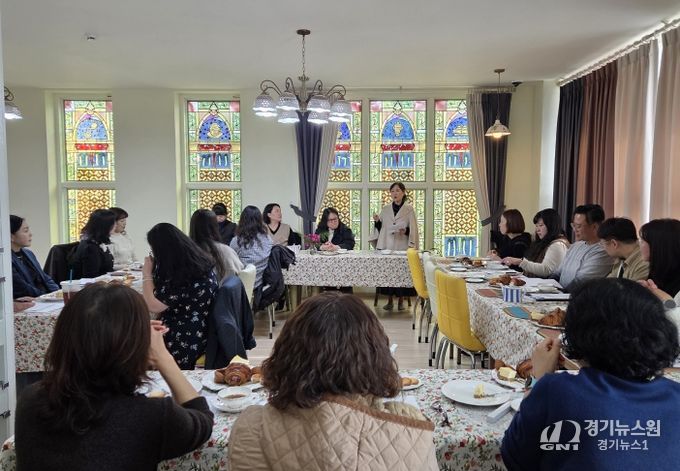 21일 목포에서 ‘방과후전담실무사 역량 강화 연수’가 진행되고 있다.