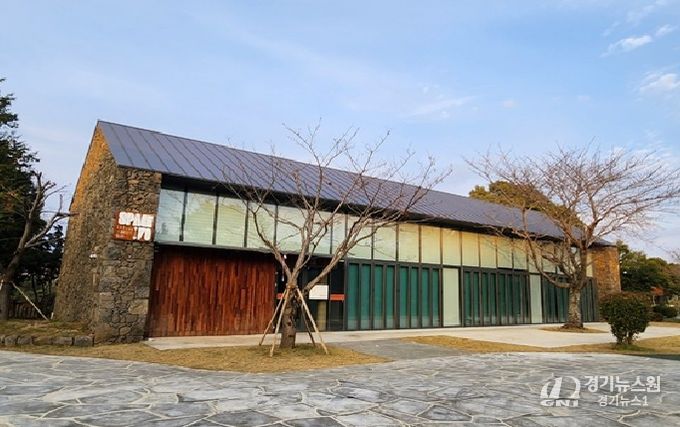 스페이스칠공(SPACE:70)