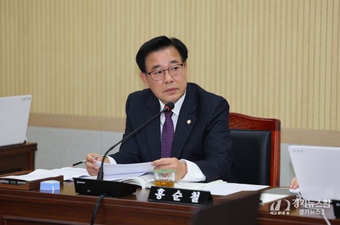 홍순철 의원(보건환경위원회 발언사진)