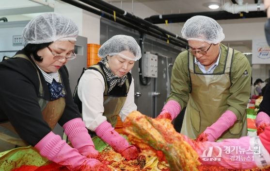 2일, 함평군 농입기술센터 플라워푸드 교육장, 한농연·한여농 사랑의 김장 나눔 행사