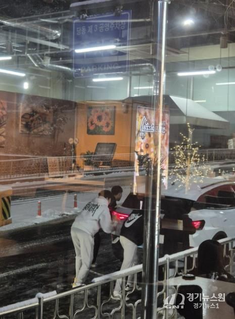 제보자가촬영해국민신문고에올린선행학생들