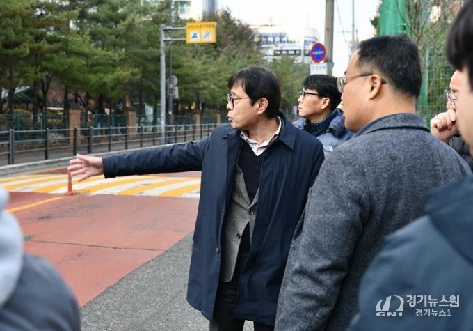 수원시 영통구, '새빛만남 수원 마음을 듣다' 주민 요구사항 확인 위해 현장 점검