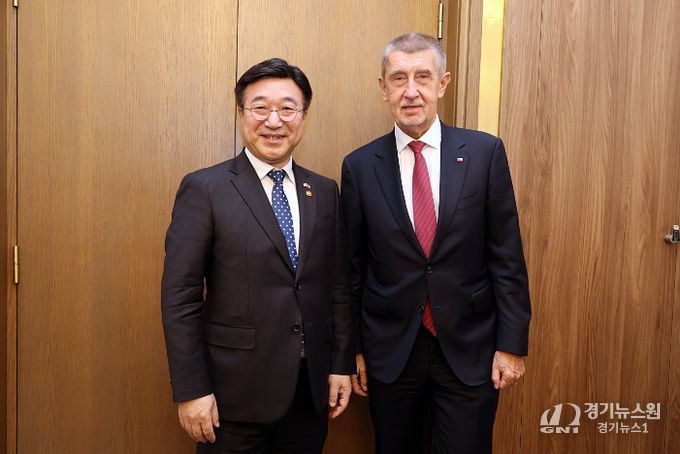 안드레이 바비쉬 체코 총리 접견