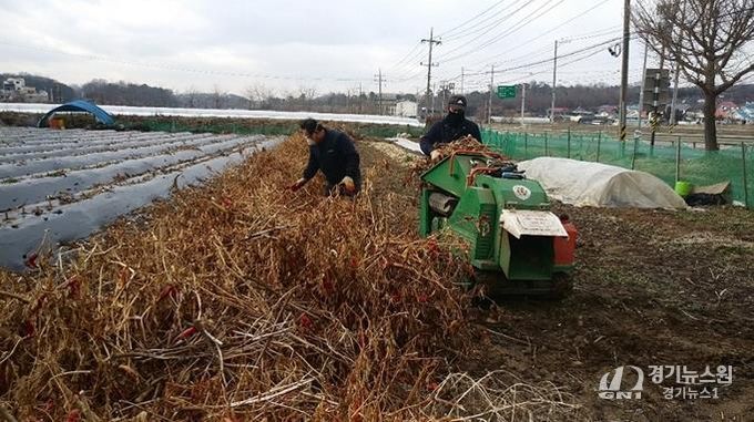 파주시,“영농 부산물 태우지 말고 파쇄하세요!”