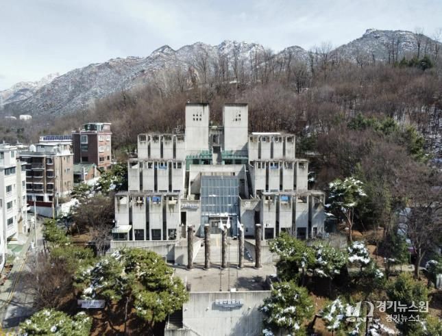 은평구립도서관 전경 사진