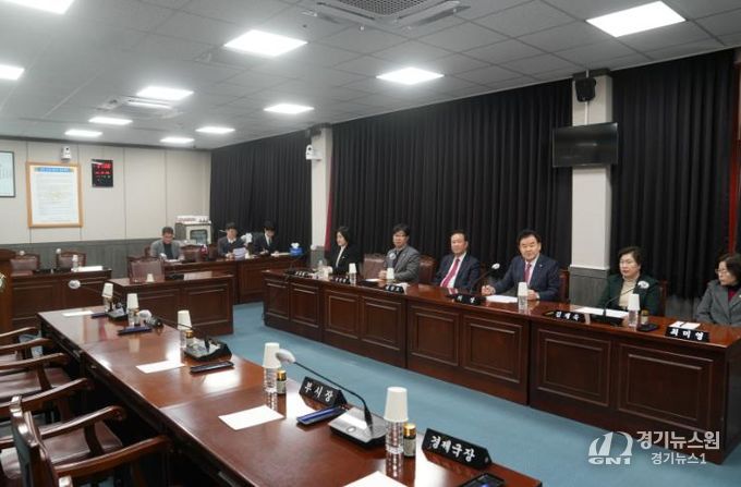 태백시의회 긴급 현안 간담회, 태백시장 불참으로 무산