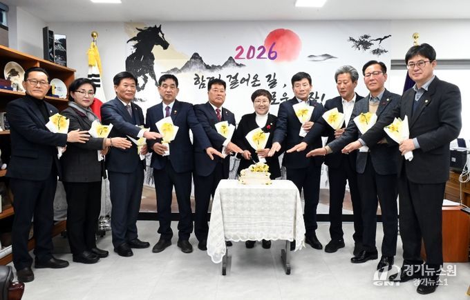 “남해군의회, 2026년 시무식 겸 첫 의원간담회 개최”