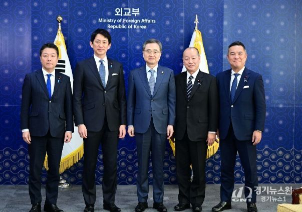 고바야시 자민당 정무조사회장 접견
