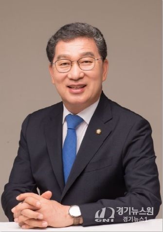 더불어민주당 신정훈 국회의원(전남 나주·화순, 국회 행정안전위원장)