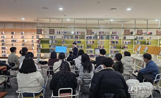 경기도서관, 개관 두 달 만에 27만 명 찾은 ‘핫플레이스’ 되다