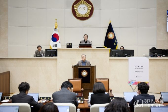 용인특례시의회, 제300회 임시회서 부의장 김길수 선출