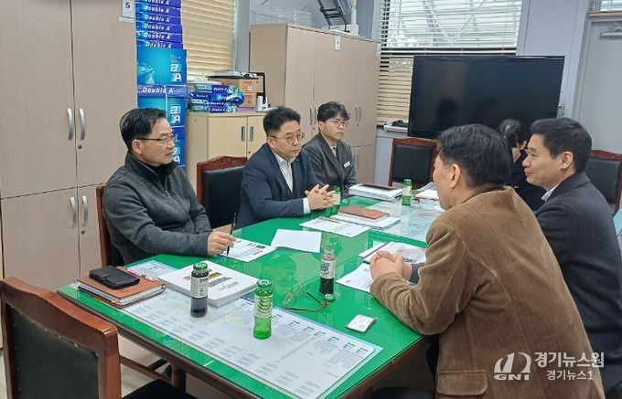 이응우 계룡시장은 25일 청양군 충남사회적경제혁신타운에서 열린 ‘충남 시장․군수협의회’에서 3軍 본부 핵심지역 지원 특별법 제정을 건의했다