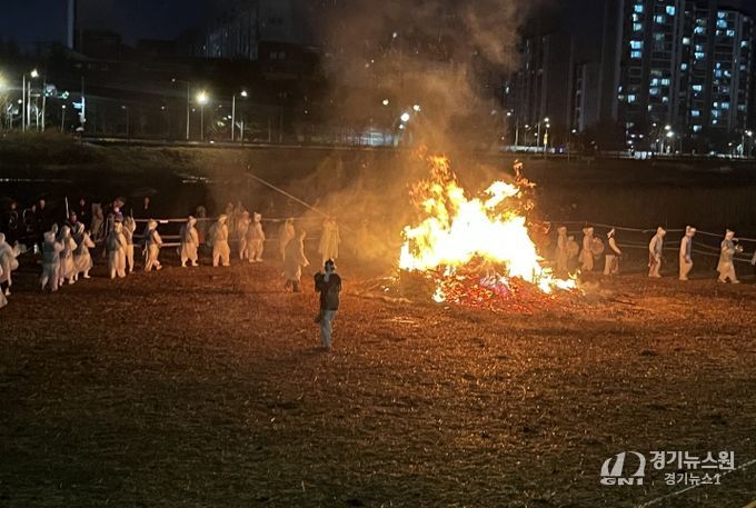 정월대보름 달집태우기로 병오년 새해 안녕 기원