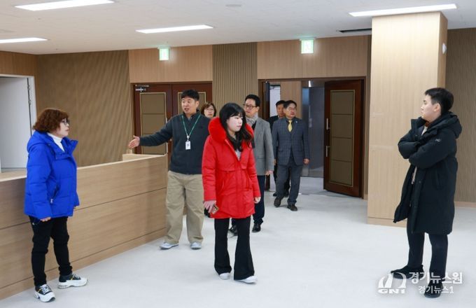 인천 중구의회, 영종구 임시청사 조성 현장 점검