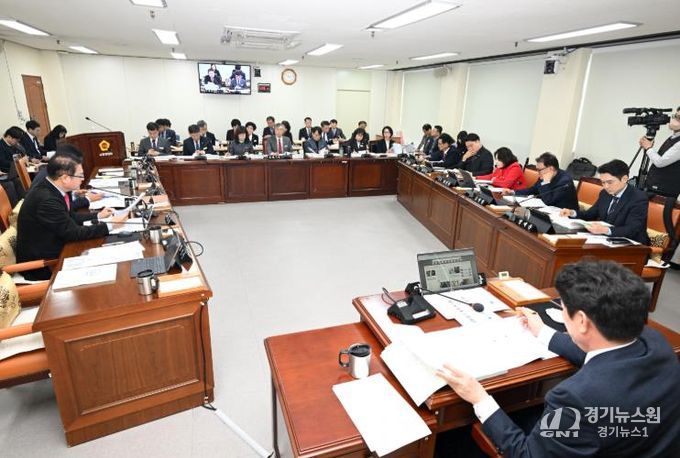 경남도의회 교육위원회, 교육지원청 운영부터 학교 현안까지…교육 정책 전반 점검