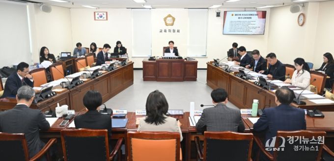 교육위원회, 선거전 마지막 의안 심사