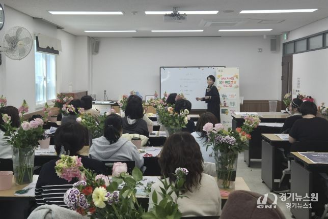 수원시 장안구 정자3동 주민자치회, ‘갱년기 여성 몸과 마음챙김 프로그램’ 개강
