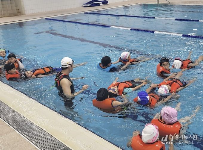 성남시청소년청년재단 판교유스센터, 초등 생존수영 교육 운영