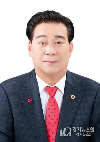 권원만 경상남도의원, “소상공인 안전, 이제 제도로 보호합니다”